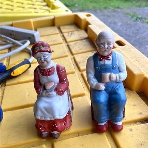 Grandparent Figurine Set - Red and Blue retro